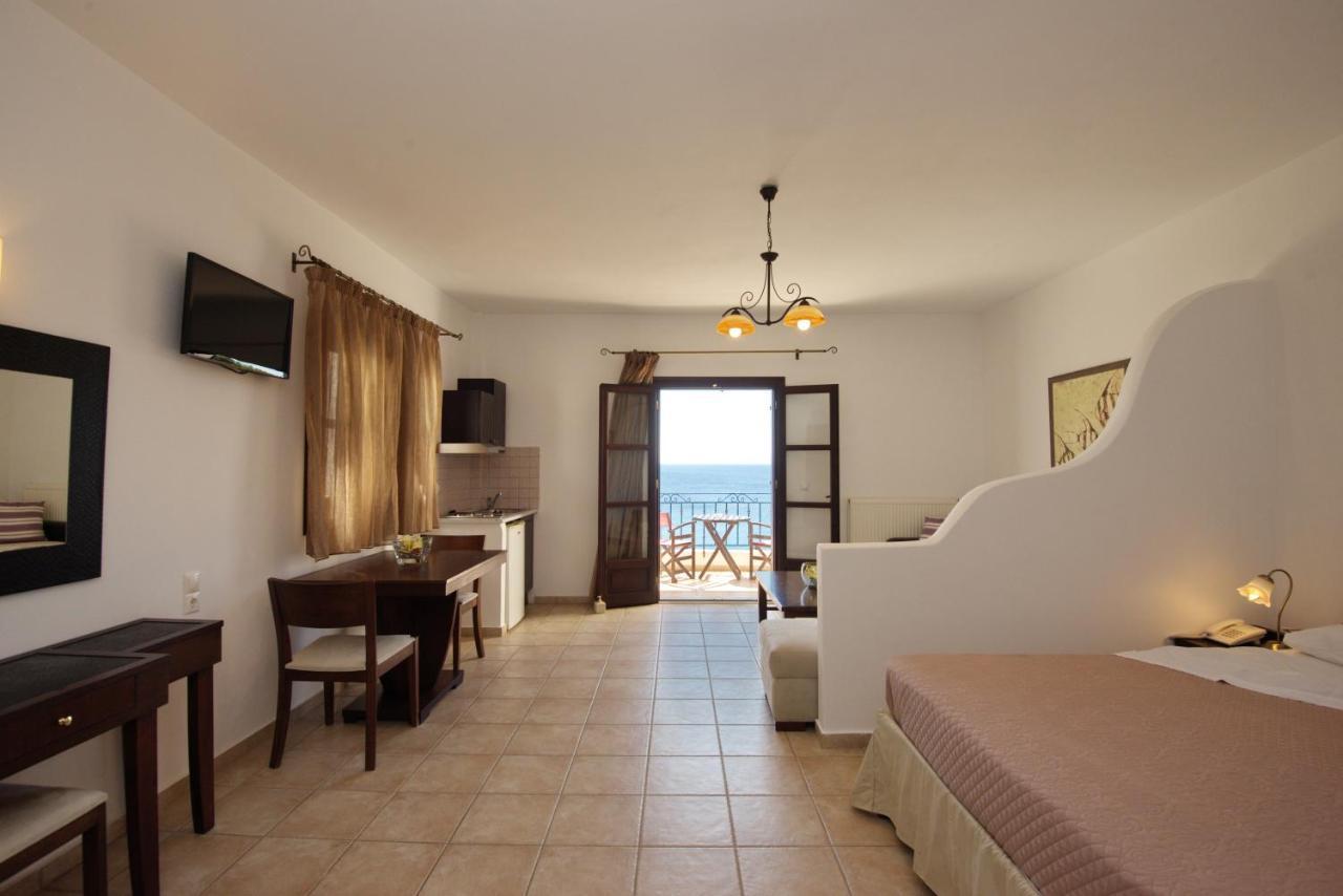 Yalis Hotel Votsi  Esterno foto