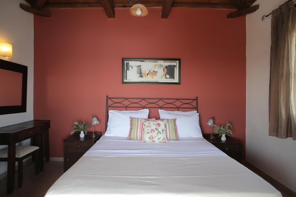 Yalis Hotel Votsi  Esterno foto
